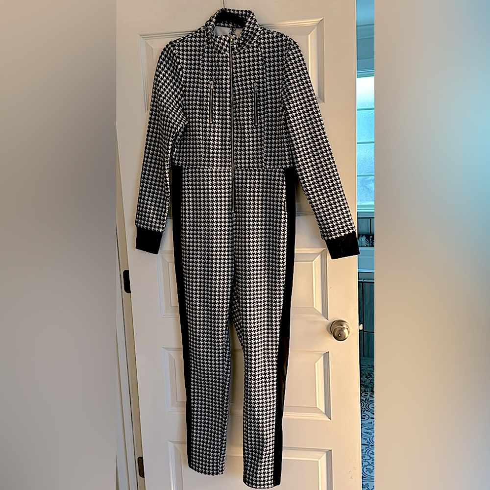 Black and white houndstooth Missguided Ski Suit Size US 12 - Missing Belt